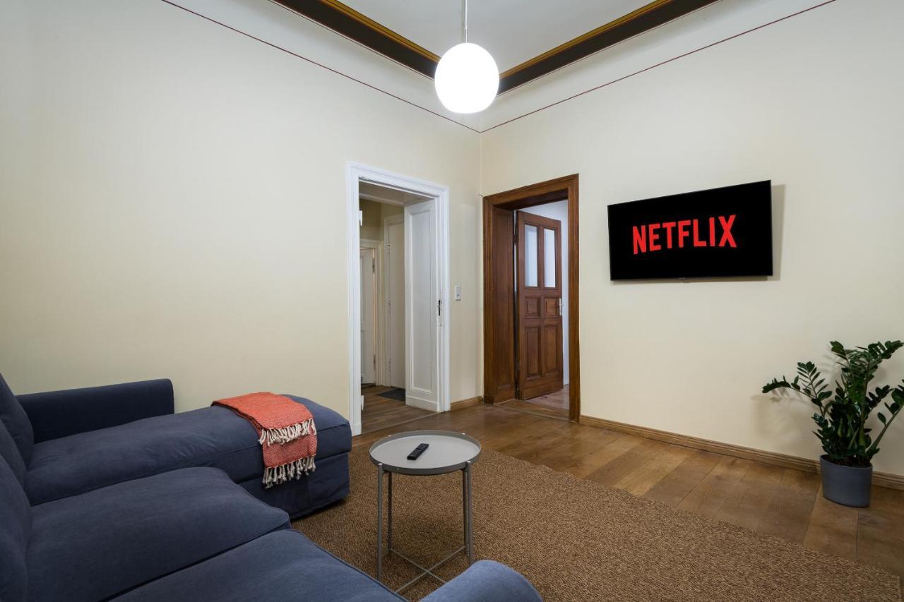 Super Zentral Super Schoener Altbau In Moabit Rostockerstrasse Im Herzen Von Berlin Fuer Bis Zu 6 Personen Exterior photo