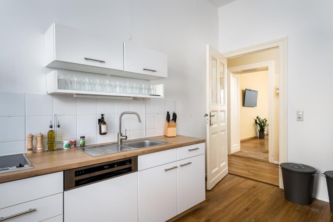 Super Zentral Super Schoener Altbau In Moabit Rostockerstrasse Im Herzen Von Berlin Fuer Bis Zu 6 Personen Exterior photo